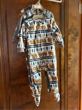 Fleece Bear-Print Footed One-Piece - White, Orange & Blue